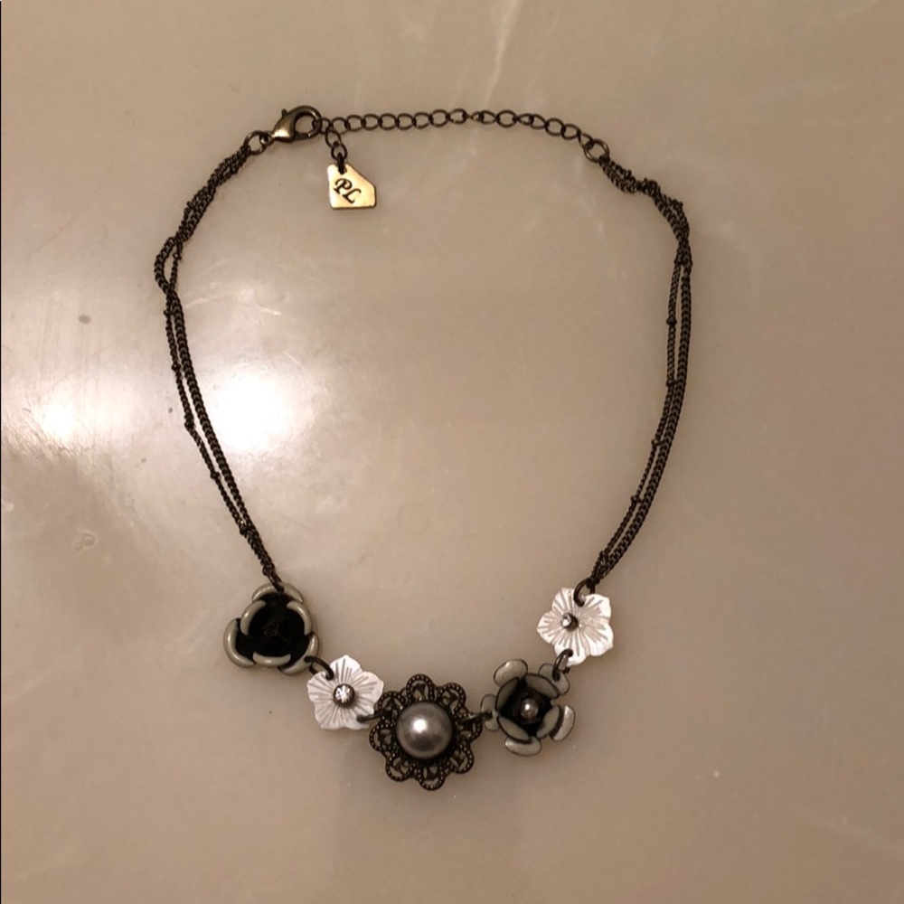 Flower short necklace